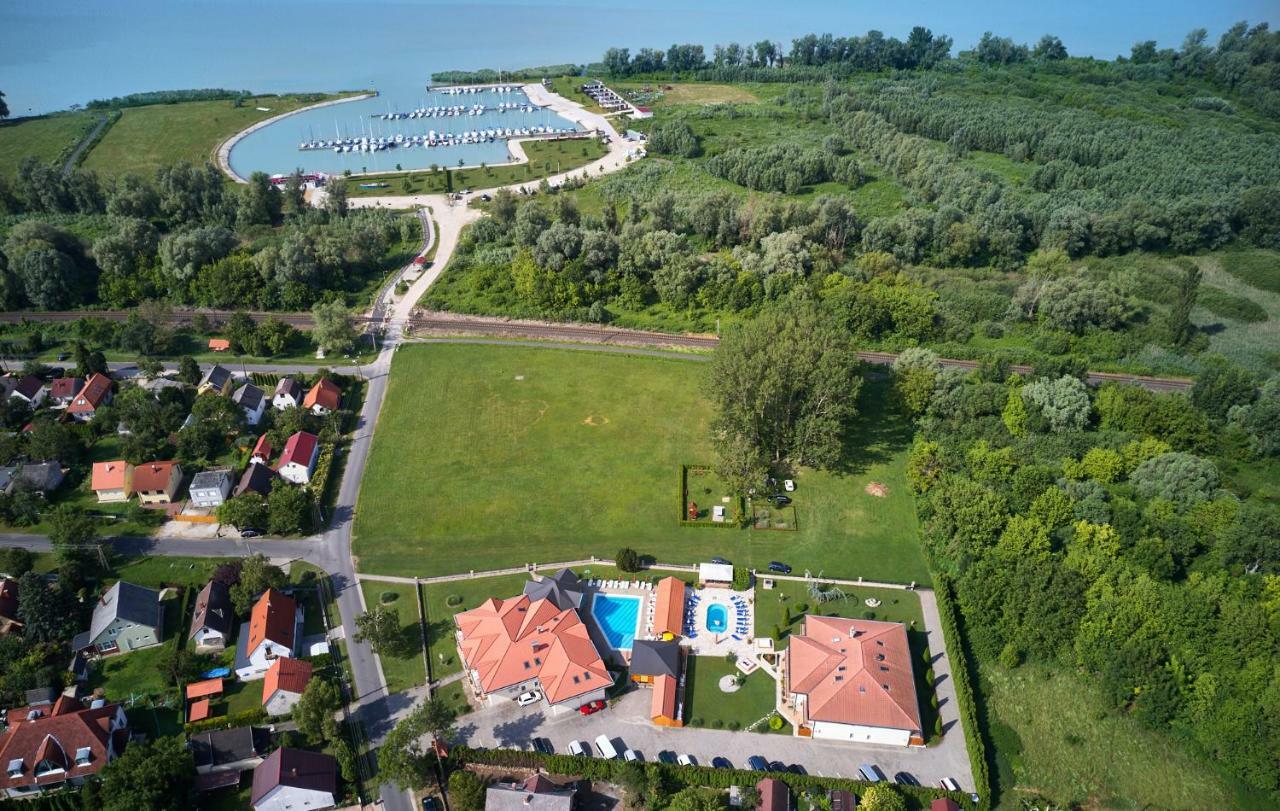 Villa Plattensee Vonyarcvashegy Bagian luar foto